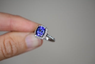 Tanzanite & Diamond ring