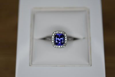 Tanzanite & Diamond ring