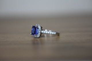 Tanzanite & Diamond ring