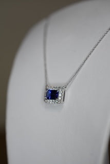 Tanzanite & Diamond set necklet