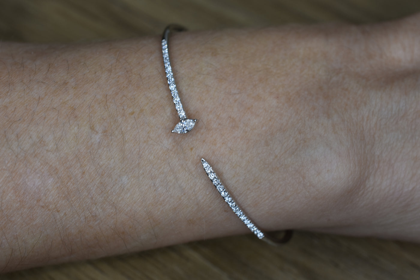 14ct White gold, diamond set bangle