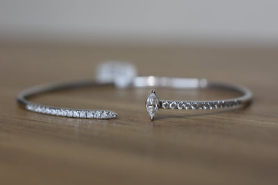 14ct White gold, diamond set bangle