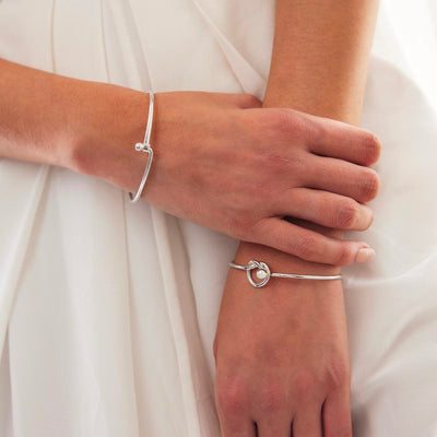 Silver opening knot bangle 2.5mm wire 60mm inner diam