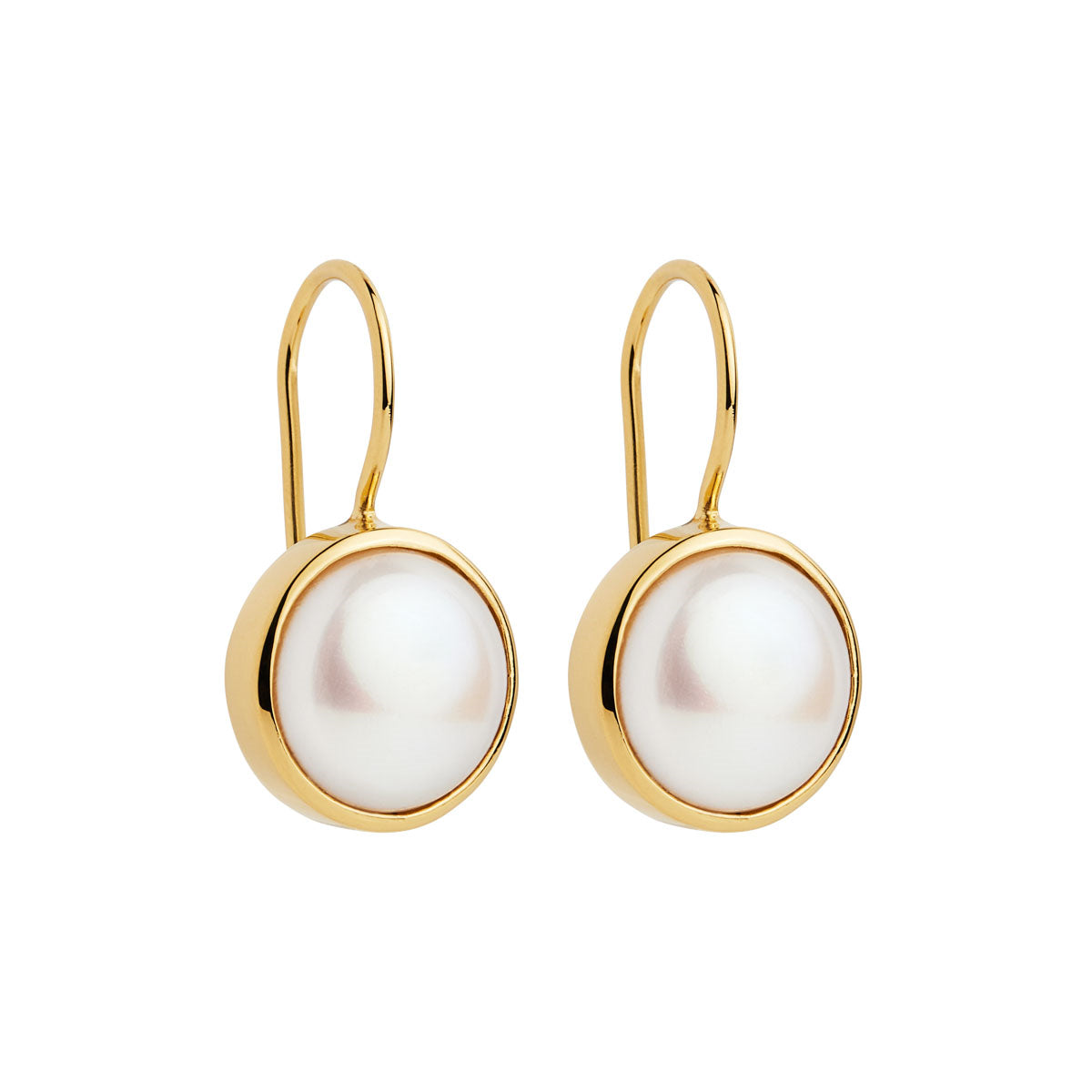 Freshwater Pearl earrings set with hook